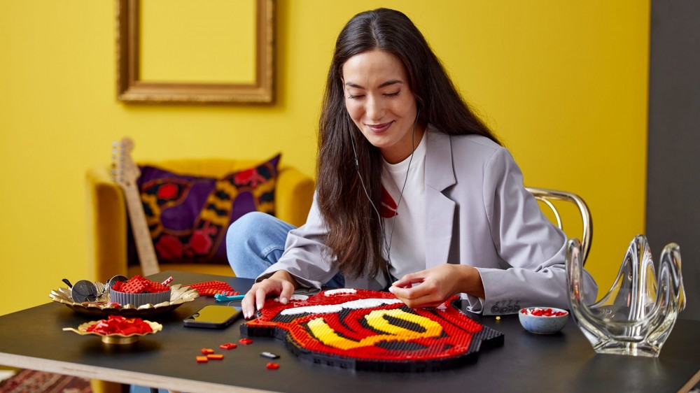 LEGO Rolling Stones Tongue being built